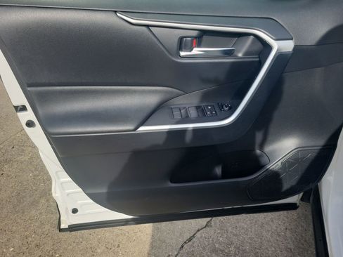 Certified 2019 Toyota RAV4 XLE image 11