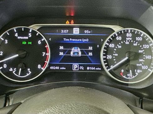Used 2024 Nissan Sentra SV FWD image 2