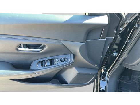 Used 2024 Nissan Sentra SV FWD image 9