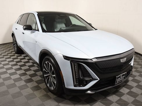 Used 2024 Cadillac Lyriq Sport AWD/4WD image 9