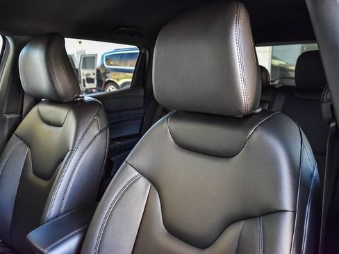 New 2026 Jeep Compass Limited image 24