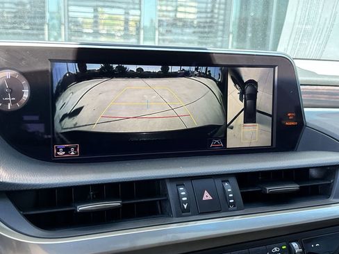 Used 2021 Lexus ES 350 Ultra Luxury w/ Accessory Package 2 image 24