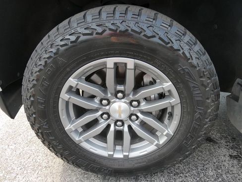 Certified 2023 Chevrolet Colorado LT w/ LT Convenience Package II AWD/4WD image 12