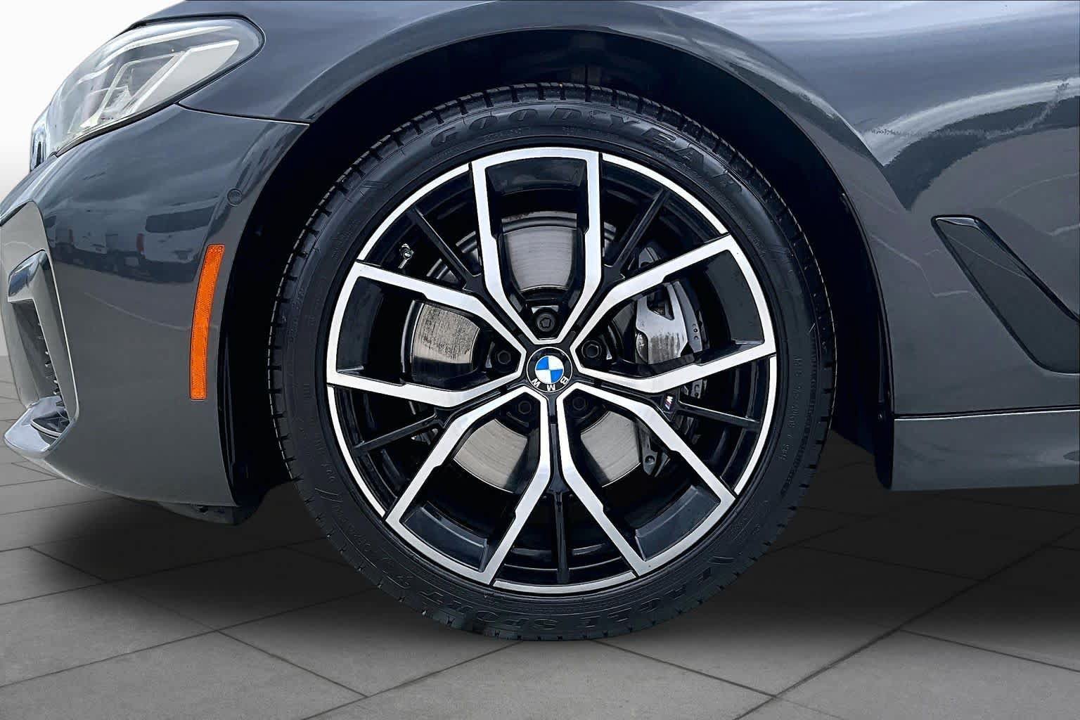 Used 2022 BMW 540i w/ M Sport Package RWD image 10