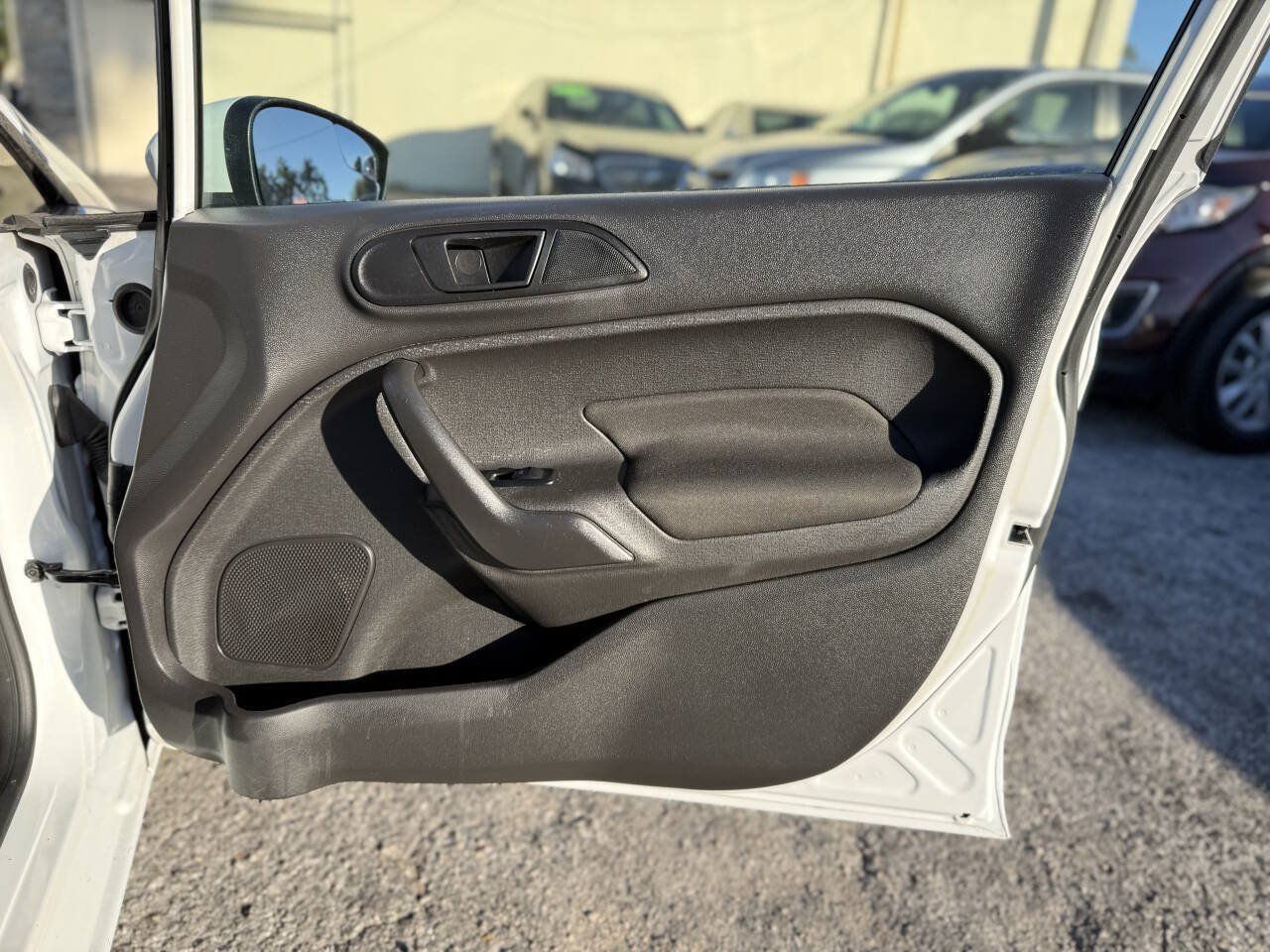 Used 2017 Ford Fiesta SE FWD image 26