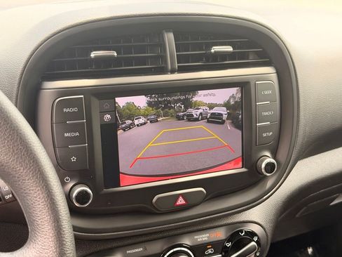 Used 2024 Kia Soul LX w/ Option Group 015 FWD image 31