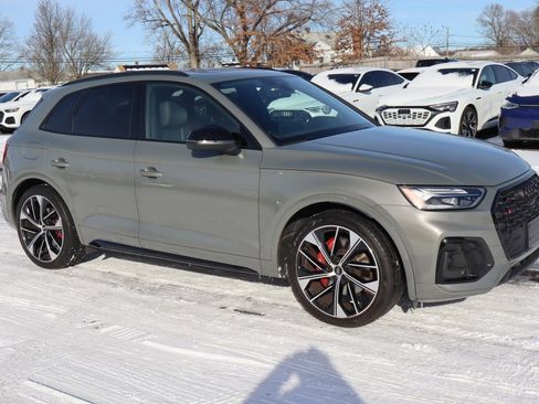 Used 2023 Audi SQ5 Premium Plus w/ Premium Plus Package image 3