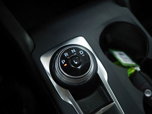 Used 2020 Ford Escape SE image 25