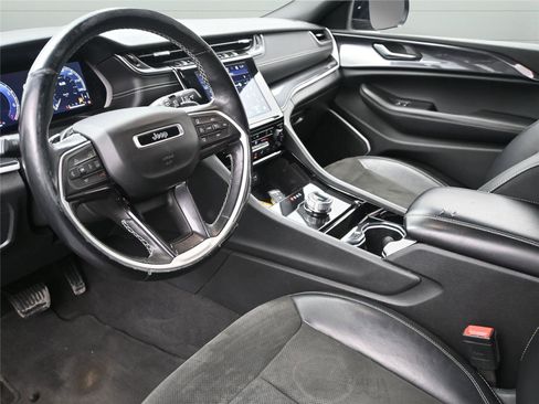 Used 2021 Jeep Grand Cherokee L Altitude image 2