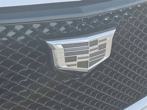 New 2025 Cadillac XT6 Sport w/ LPO, Onyx Lite Package image 9