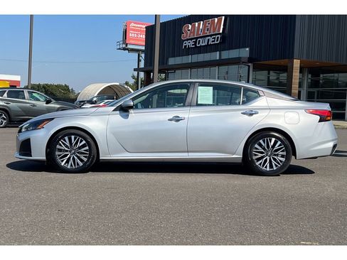 Used 2023 Nissan Altima 2.5 SV image 9