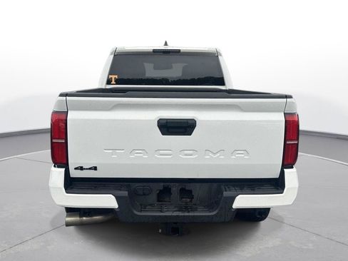 Used 2025 Toyota Tacoma TRD Sport AWD/4WD image 7