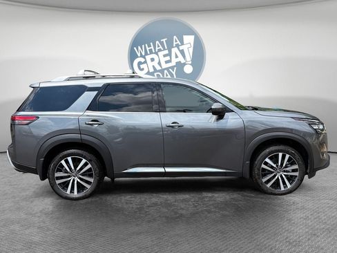 Used 2025 Nissan Pathfinder Platinum w/ Cargo Package FWD image 2