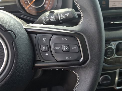 Used 2025 Jeep Wrangler Unlimited Sport AWD/4WD image 20
