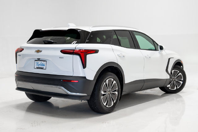 Used 2024 Chevrolet Blazer EV LT AWD/4WD image 30