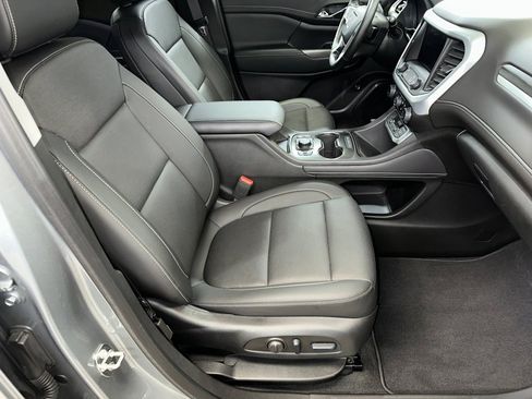 Certified 2023 GMC Acadia SLT w/ Preferred Package image 37