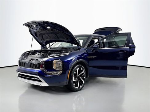 Used 2023 Mitsubishi Outlander SE image 21