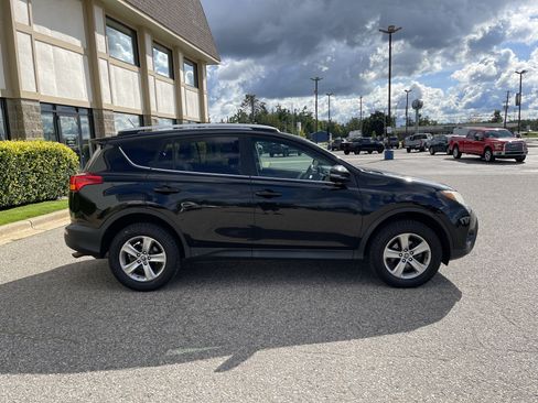 Used 2015 Toyota RAV4 XLE AWD/4WD image 3