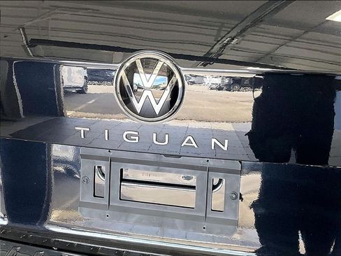 Certified 2023 Volkswagen Tiguan SE w/ Panoramic Sunroof Package AWD/4WD image 29