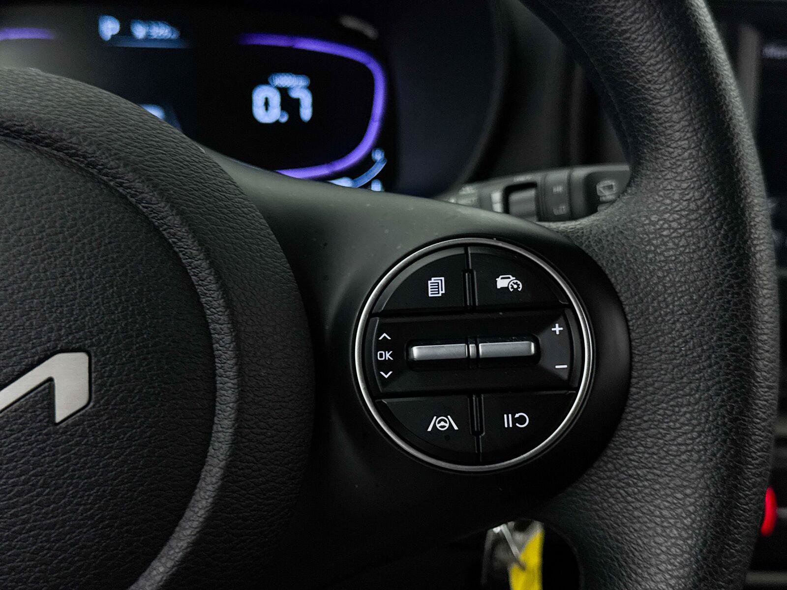 Used 2025 Kia Soul LX w/ LX Technology Package FWD image 33