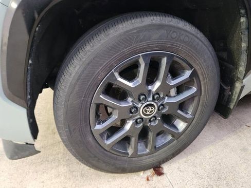 Used 2024 Toyota Sequoia Platinum image 9