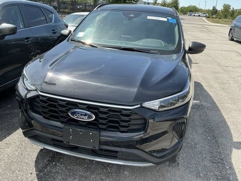 Used 2025 Ford Escape ST-Line AWD/4WD image 2