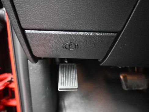 Used 2018 RAM 1500 Classic SLT AWD/4WD image 25