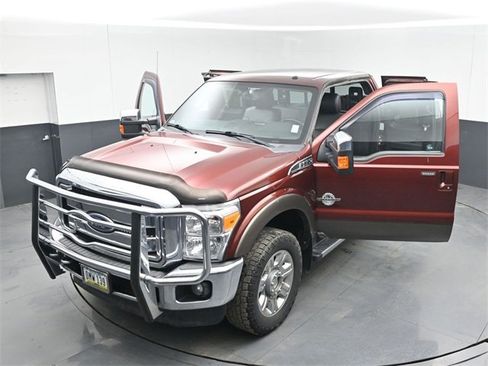 Used 2015 Ford F350 Lariat w/ Chrome Package image 46