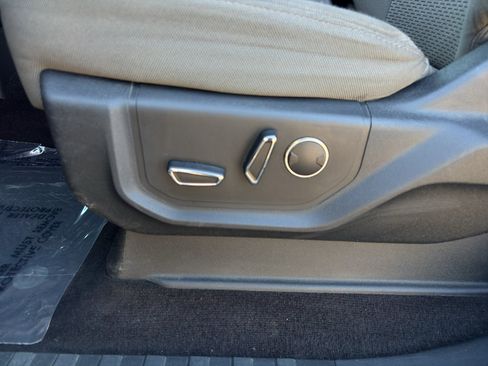 Used 2017 Ford F150 XLT w/ Equipment Group 302A Luxury AWD/4WD image 12