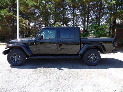 New 2026 Jeep Gladiator Sport