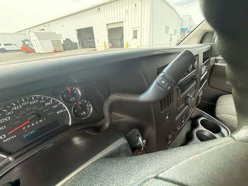 Used 2017 Chevrolet Express 3500 LT w/ LT Preferred Equipment Group RWD image 14