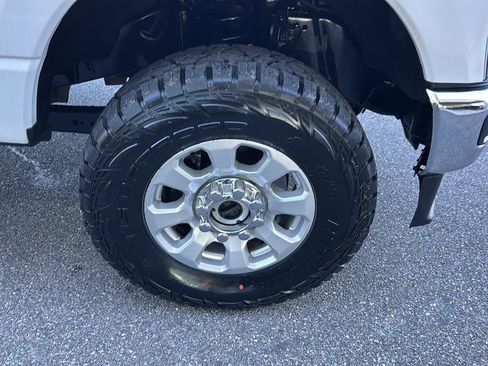 Used 2024 Ford F250 XLT image 32