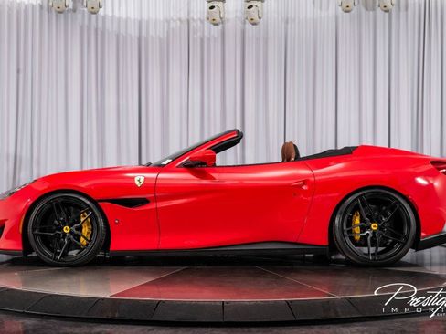 Used 2019 Ferrari Portofino image 14