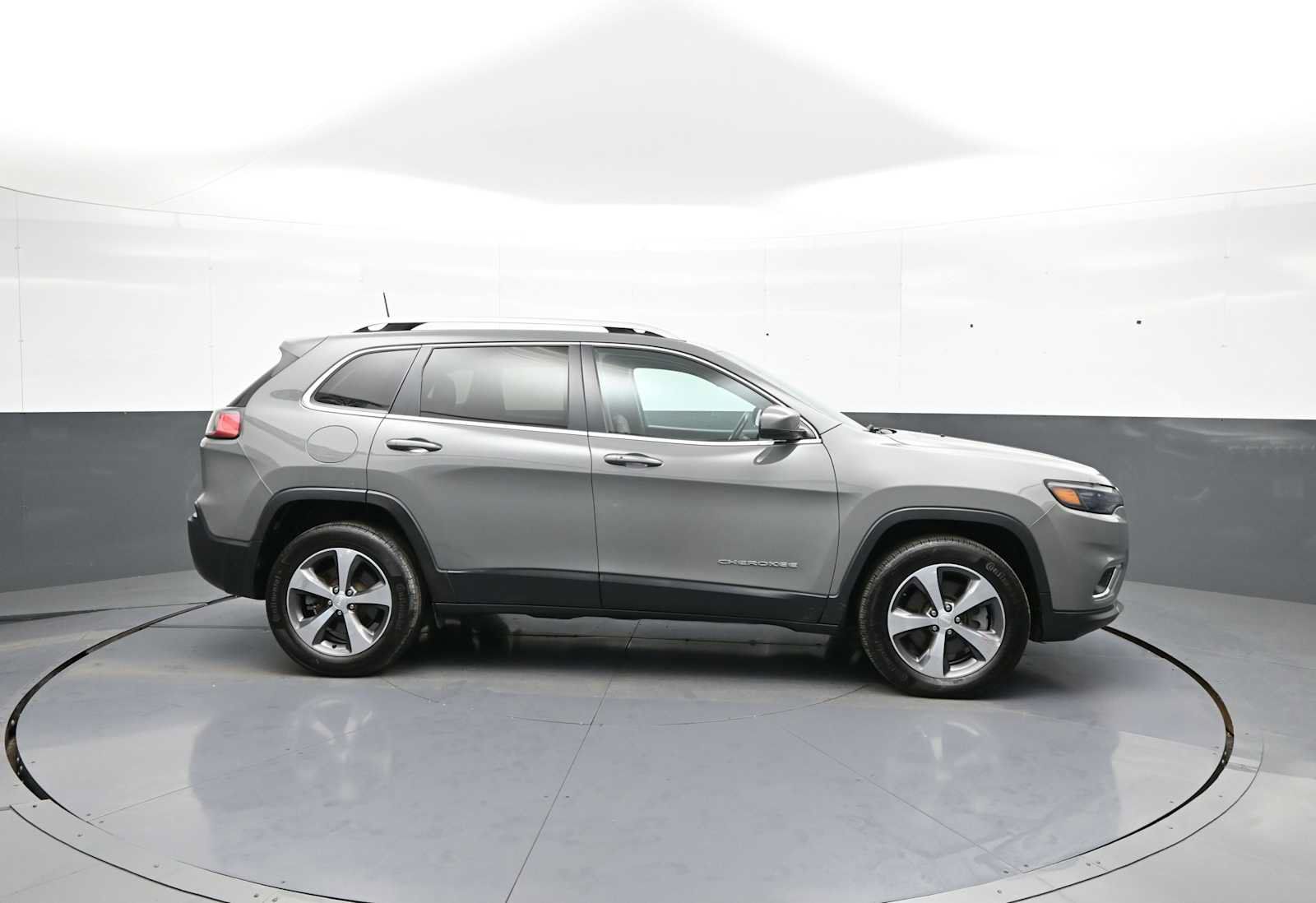 Used 2020 Jeep Cherokee Limited AWD/4WD image 5