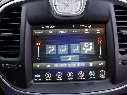 Certified 2017 Chrysler 300 Limited image 24