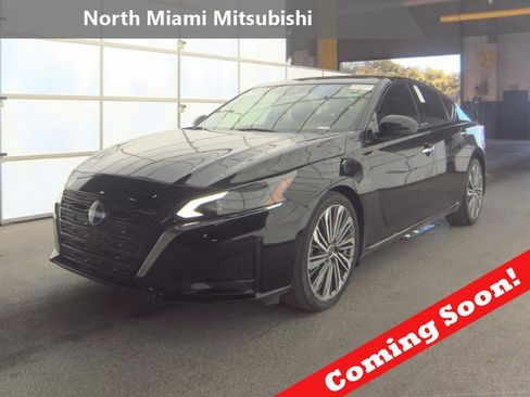 Used 2023 Nissan Altima 2.5 SL FWD image 1
