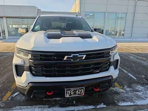 Used 2022 Chevrolet Silverado 1500 LT Trail Boss image 2