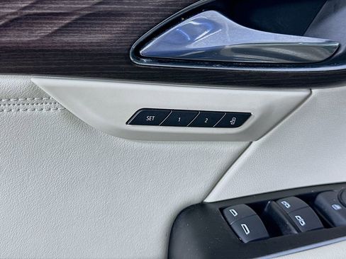 Used 2023 Buick Envision Avenir image 19