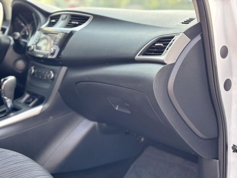 Used 2017 Nissan Sentra SV FWD image 37