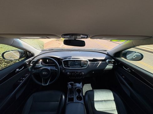 Used 2018 Kia Sorento EX FWD image 13