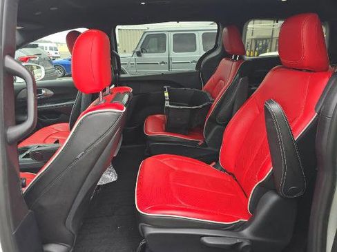 Used 2020 Chrysler Pacifica Limited w/ Quick Oder Package 2EV RED-S image 8