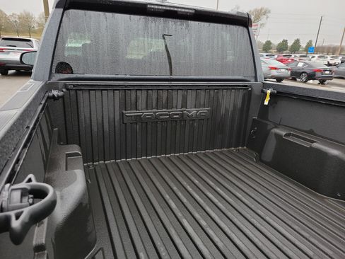 Certified 2024 Toyota Tacoma SR5 image 10