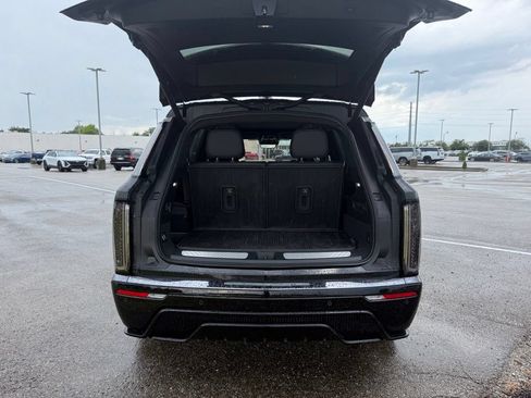 Certified 2026 Cadillac Vistiq Platinum w/ LPO, Floor Liner Package AWD/4WD image 13
