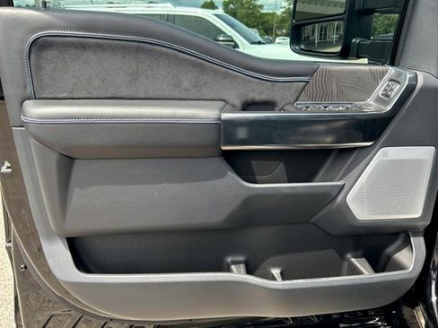 New 2025 Ford F250 Platinum image 16