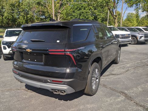 New 2026 Chevrolet Traverse LT w/ Driver Confidence Package image 8
