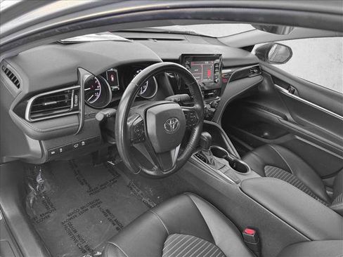 Used 2024 Toyota Camry SE image 11