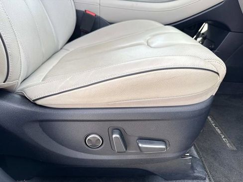 Used 2024 Hyundai Palisade Limited image 20