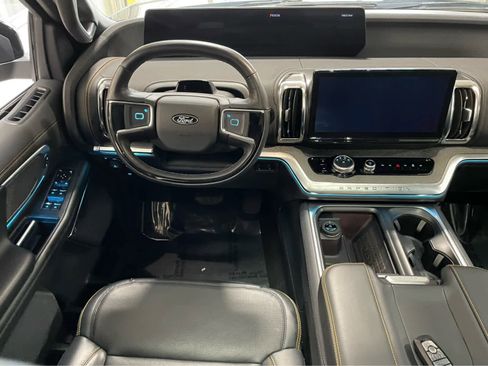 Used 2025 Ford Expedition Tremor AWD/4WD image 12