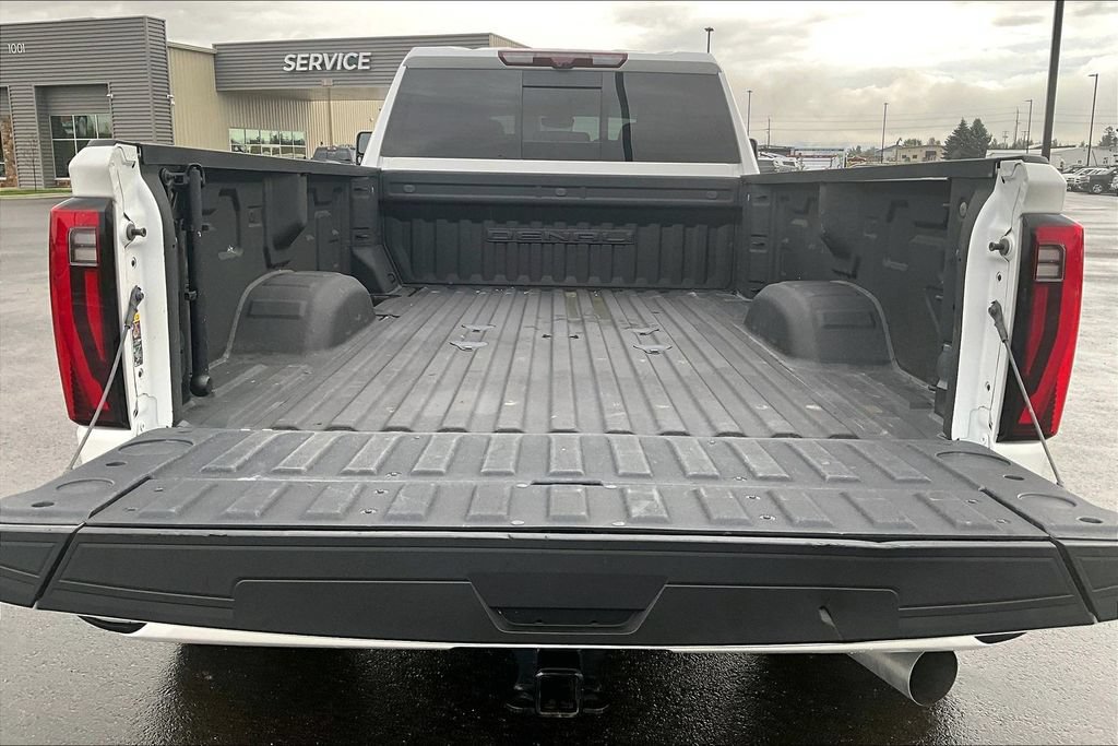 Used 2024 GMC Sierra 3500 Denali w/ Denali Reserve Package AWD/4WD image 18