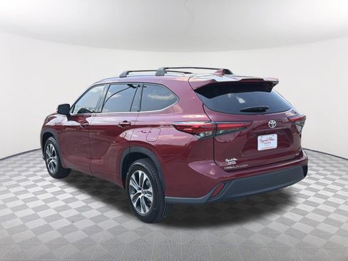 Used 2022 Toyota Highlander XLE image 15